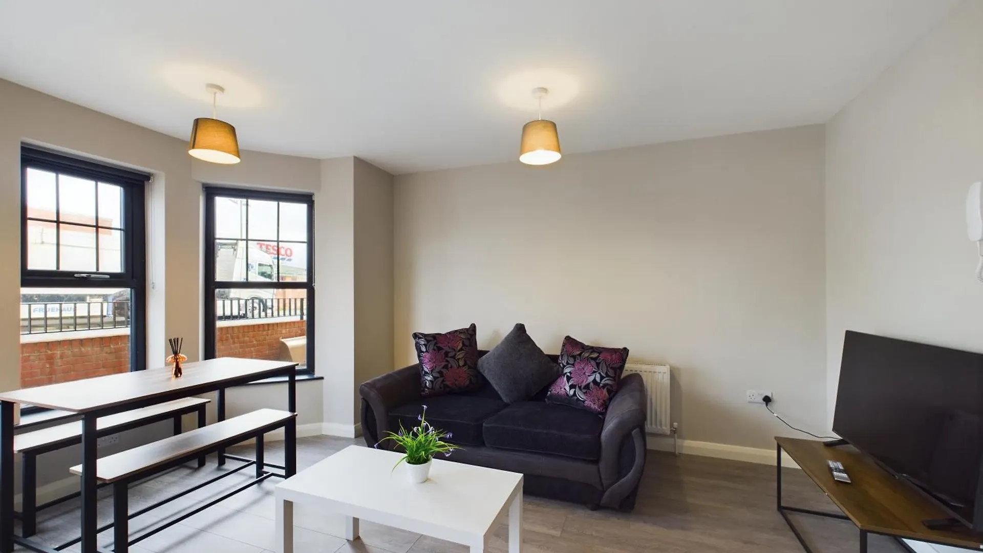 Bright And Cozy 1 Bedroom Apartment In Belfast